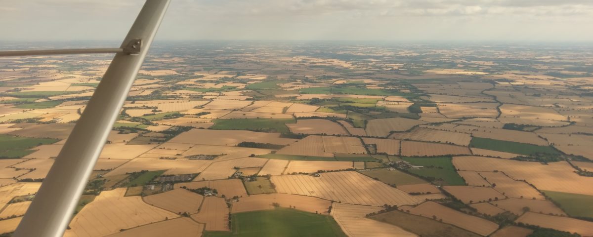 High and dry in summer. Flying in summer often means coping with thermals and light and variable winds. Read about these challenges in my blog.